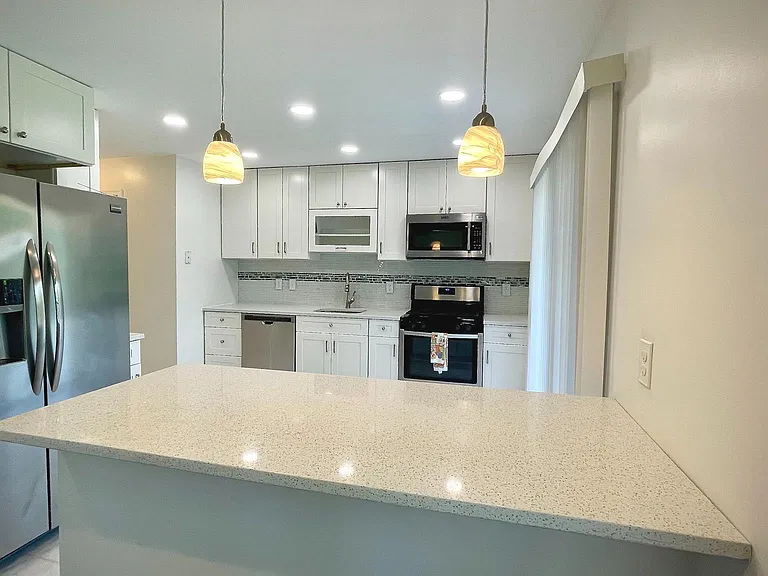 5905 Baltimore Dr — Photo 4
