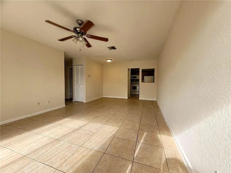 11096 Royal Palm Blvd — Photo 7