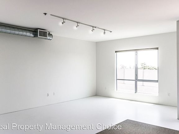 3rd image of 11500 Tennessee Ave #33
