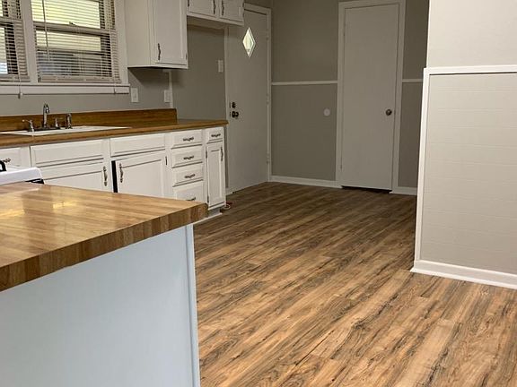 5th image of 874 Burger St