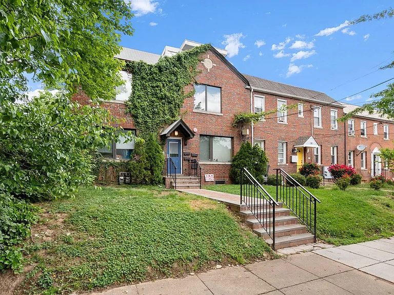708 Irving St NE #202 — Photo 5