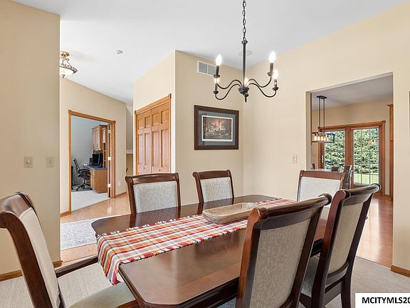 5th image of 2916 Sunrise Ct