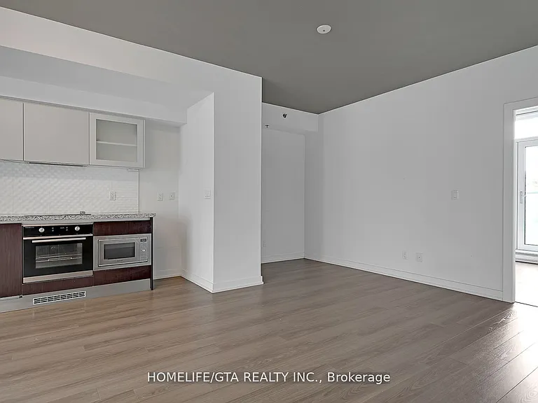 220 George St #506 — Photo 5