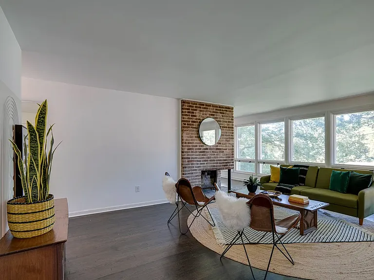 925 Camellia Dr — Photo 4