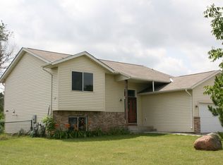 10957 Ridge Point Blvd, Chisago City, MN 55013
