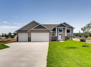 19341 Arrowhead St NW, Oak Grove, MN 55011