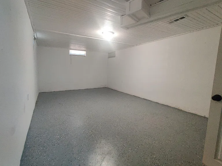 Basement/bedroom 3
