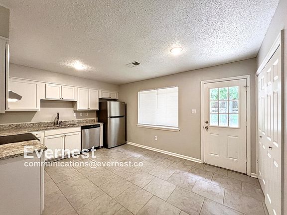 3rd image of 5696 Laurie Dr