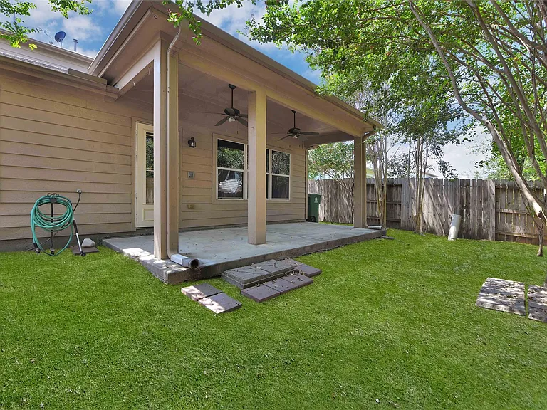 2706 Woodspring Forest Dr — Photo 30