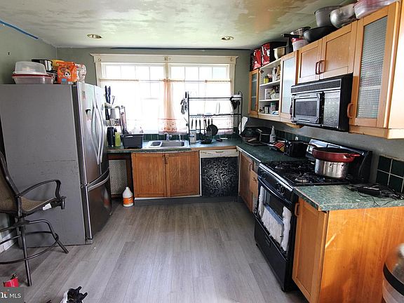 4th image of 5 Florence Ave