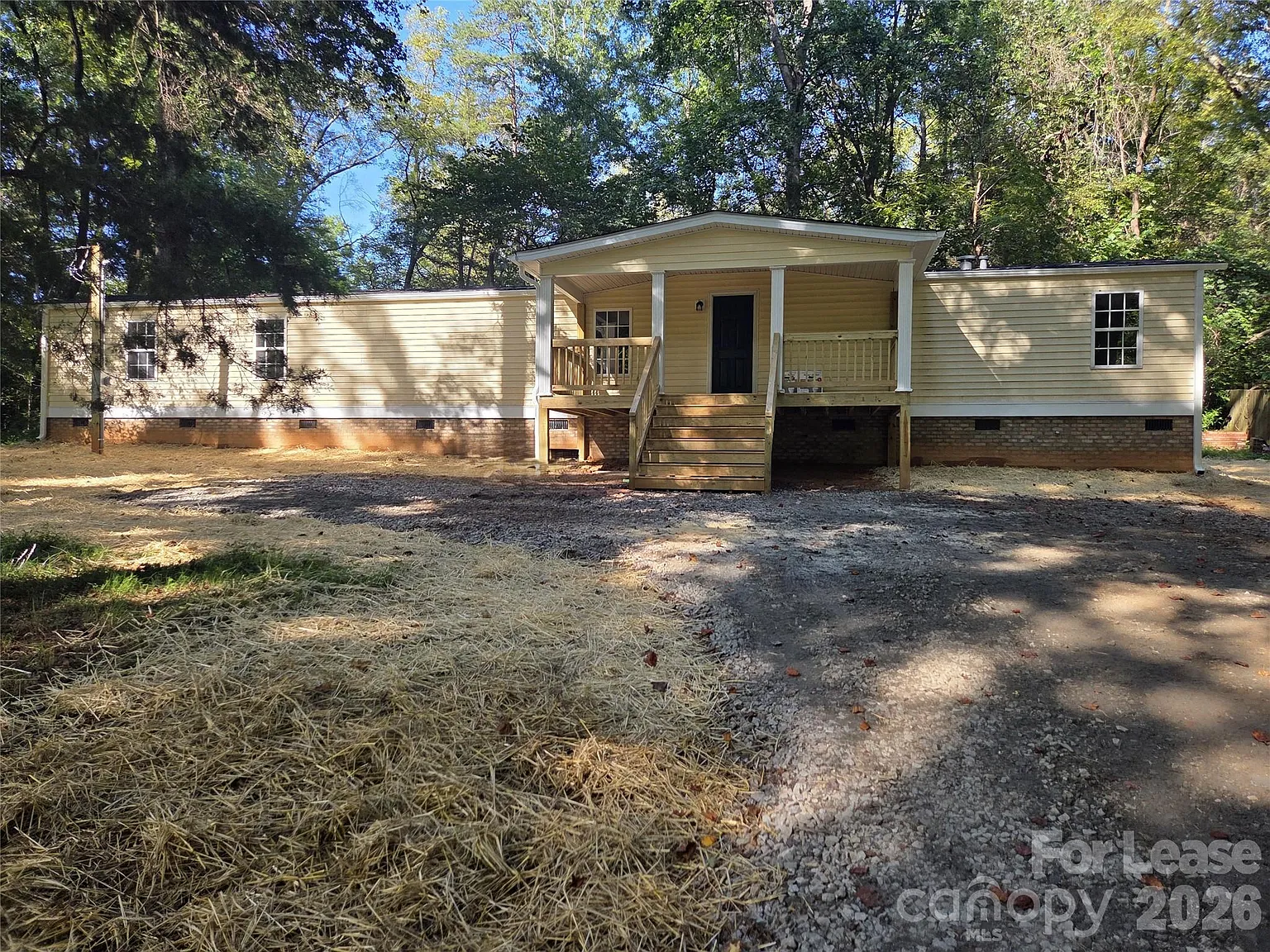 3 bed, 2.0 bath, 1064 sqft, $1,600 — Photo 1