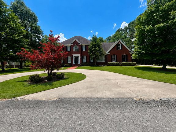 2nd image of 170 Rosedale Cir