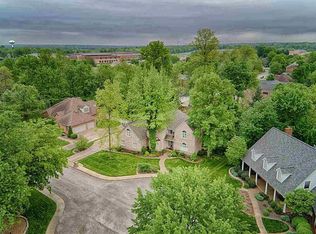 7599 White Oak Ct, Newburgh, IN 47630