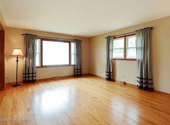 5th image of 307 Long Ave