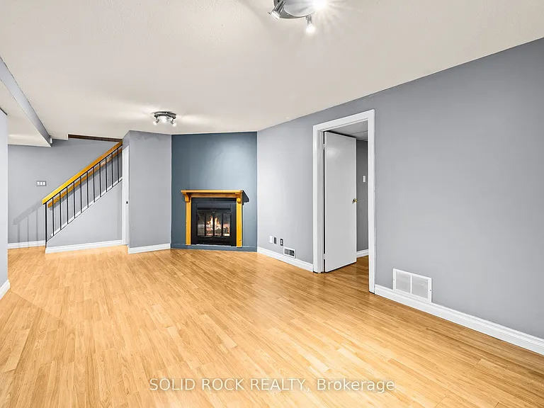 1631 Charbonneau St — Photo 34