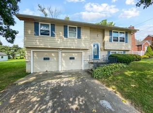 27 Wetmore Dr, Struthers, OH
