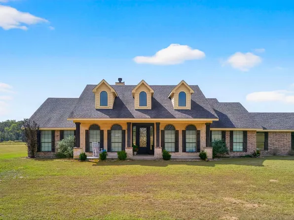 2621 Anderson County Rd #2212, Palestine, TX 75803