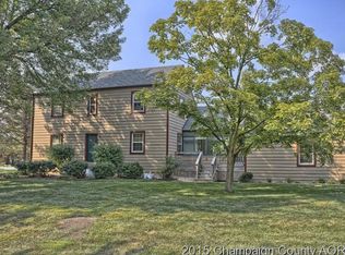 101 Sharon Dr, Mahomet, IL 61853