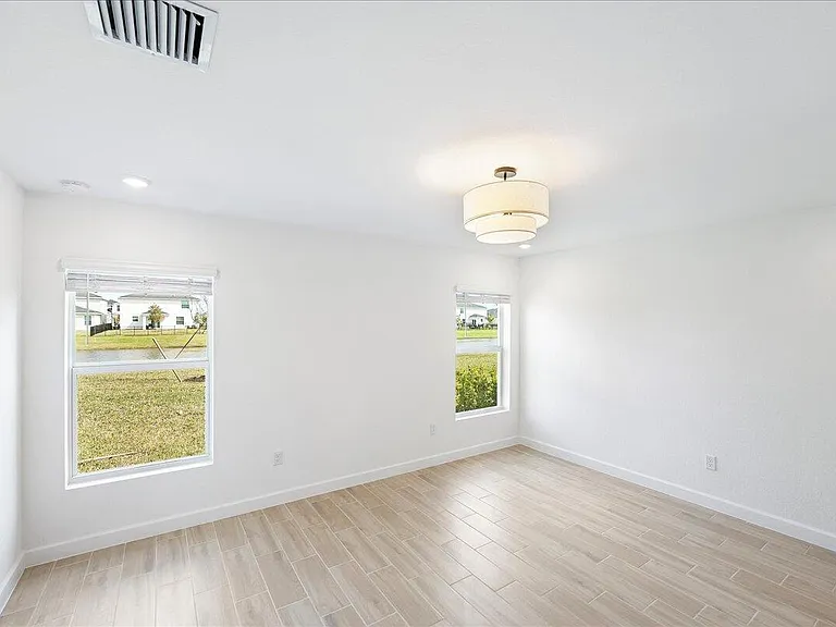 6331 NW Windwood Way — Photo 15