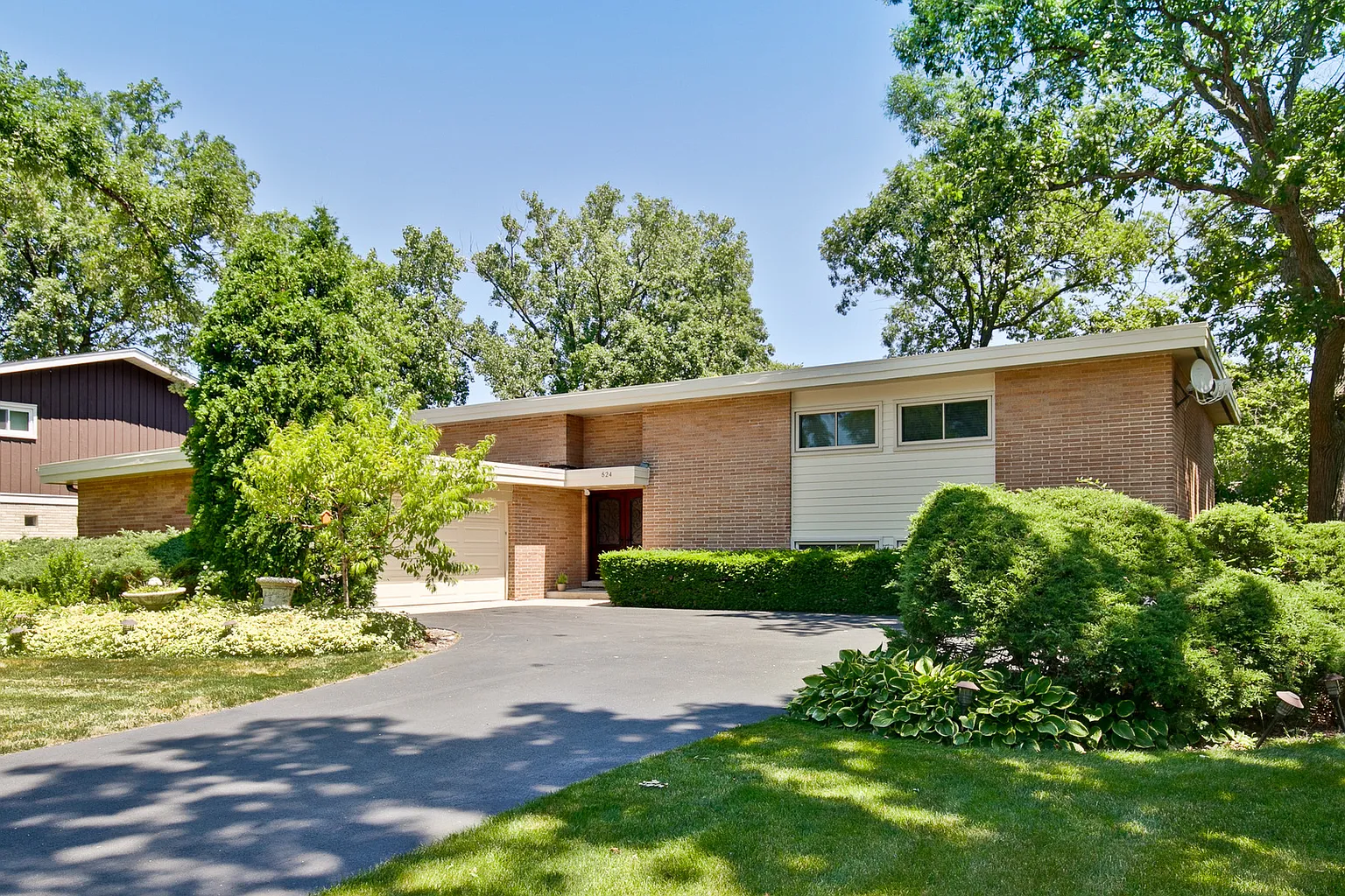 524 Romona Rd photo 1