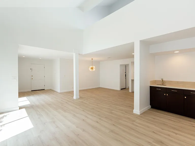 1738 S Bentley Ave #302 — Photo 20