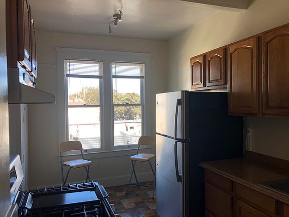 3rd image of 625 Shrader St APT 10