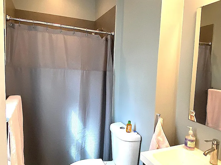 2301 N Maplewood Ave #2W — Photo 7