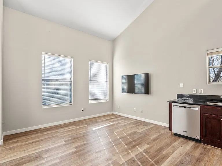1205 W Roosevelt St #1231 — Photo 6