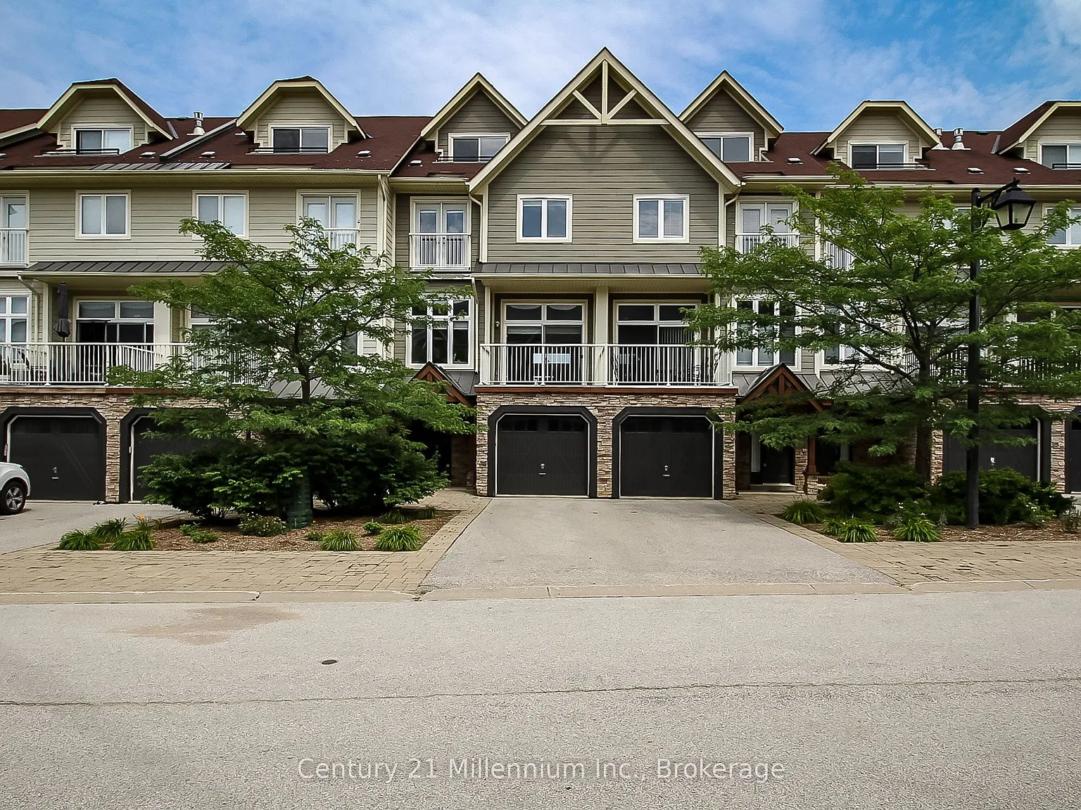 3 bed, $3,200 — Photo 1