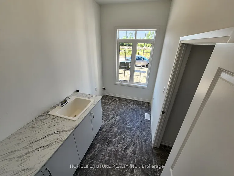 756 Burwell St #UPPER LEVEL — Photo 8