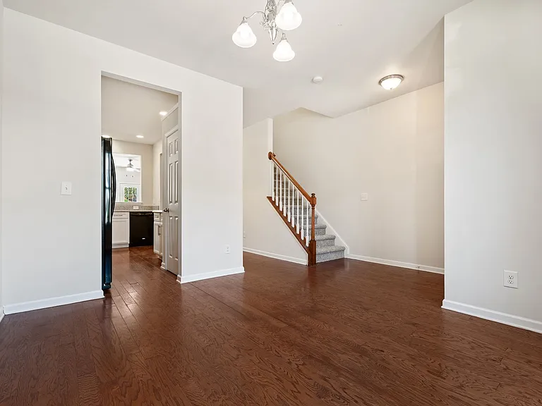 100 Stratford Lakes Dr #265 — Photo 2