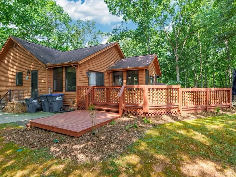 318 Wellington Dr — Photo 26
