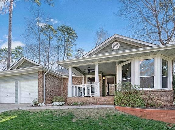3rd image of 6917 Pin Oak Ct