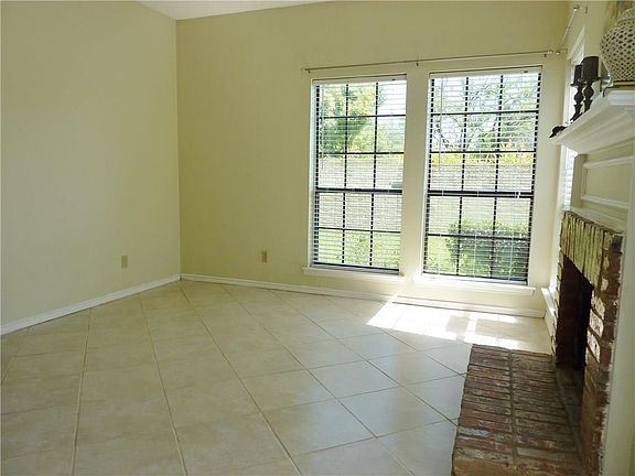 4th image of 3101 Townbluff Dr APT 114