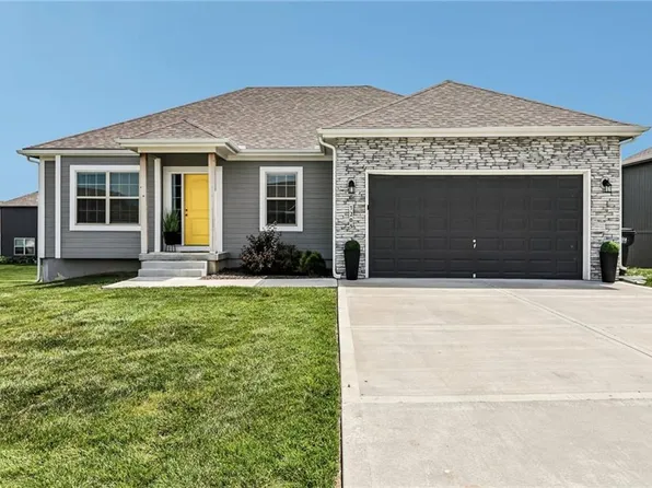 1205 NW Hilltop Ln, Grain Valley, MO 64029