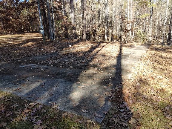 2nd image of Dogwood Ct