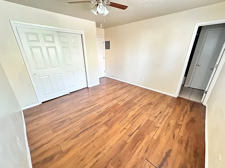 501 Texas Street NE — Photo 8