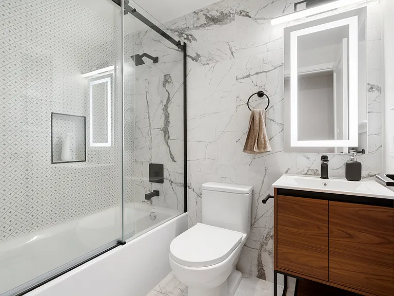 1492 Larkin St #3 — Photo 18