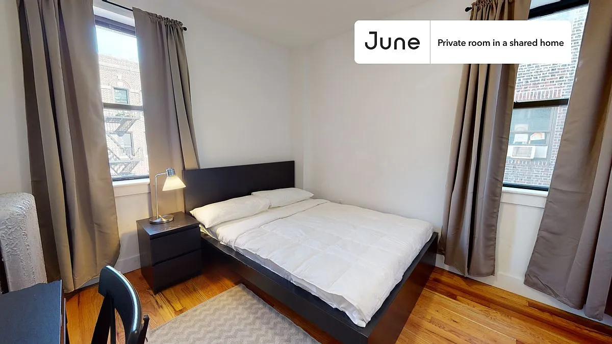 Queen bedroom in 5 bed/2 bath home in Prospect Lefferts Gardens #485 E — Photo 1