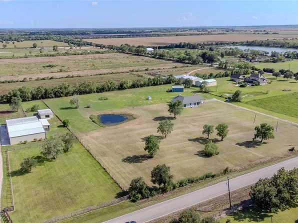 3805 County Road 160, Alvin, TX 77511