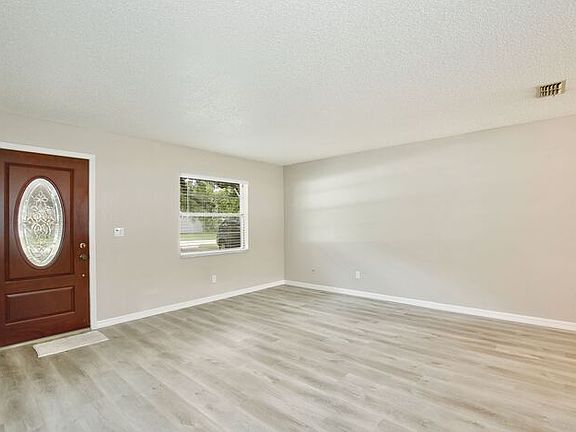 3rd image of 1025 Mississippi Ave