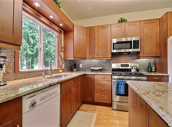 3rd image of 23521 35th Ave W