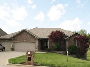 2917 W Cantebury St, Springfield, MO 65810