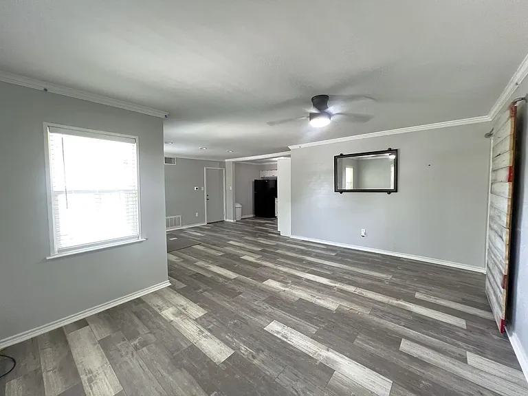409 Oscar St — Photo 7