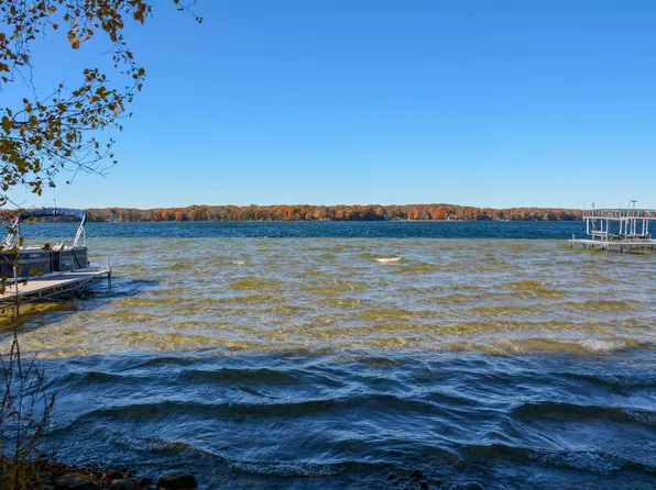 1335 W Outer Dr, Traverse City, MI 49685