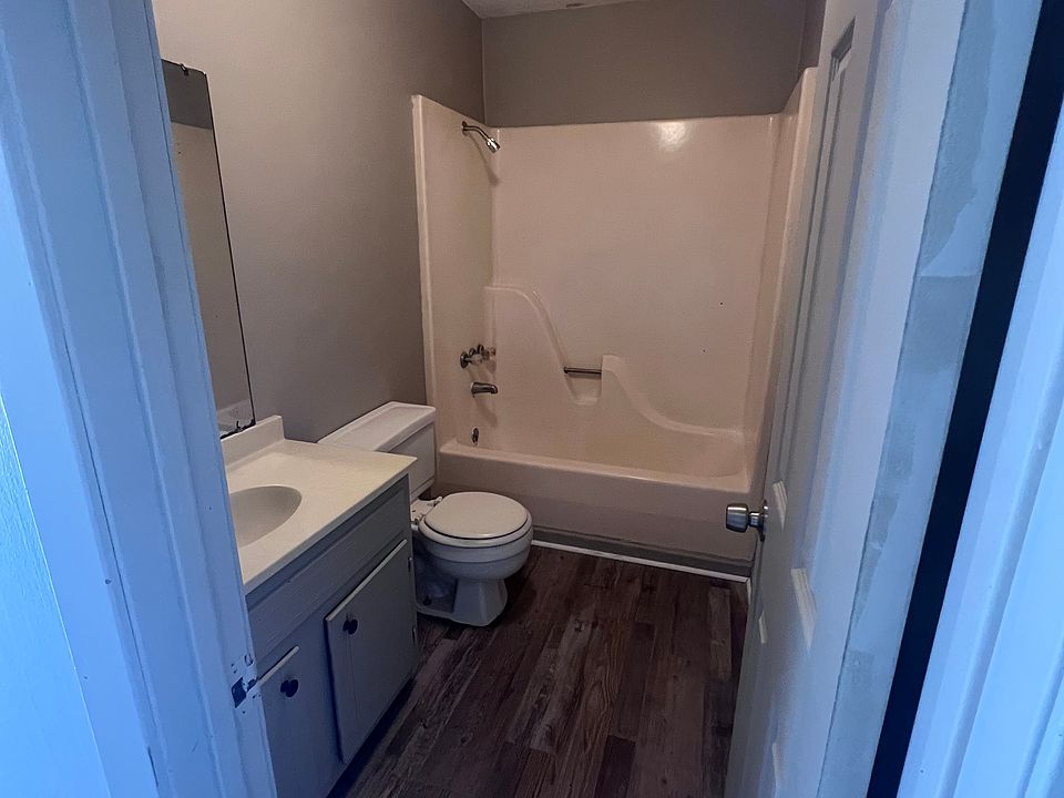 1st image of 235 Pinecrest Dr #8