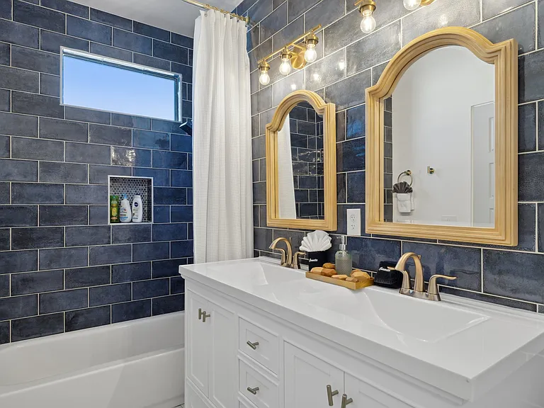 1923 E Monterey Way — Photo 22