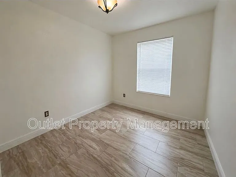 8630 Buccilli Dr #201 — Photo 7
