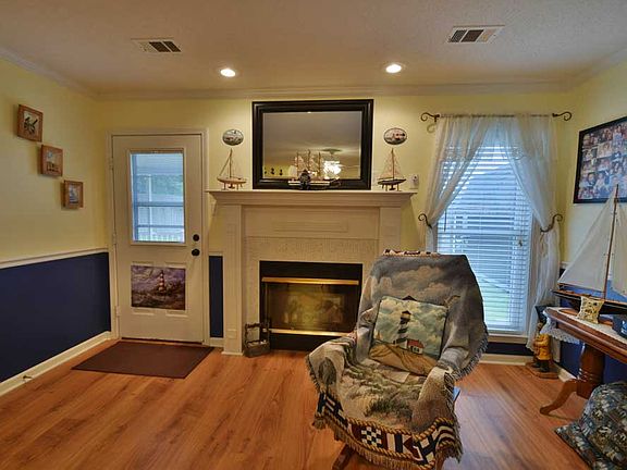 5th image of 61 Wedgewood Dr