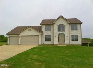 28-16 Southview Dr, Lanark, IL 61046